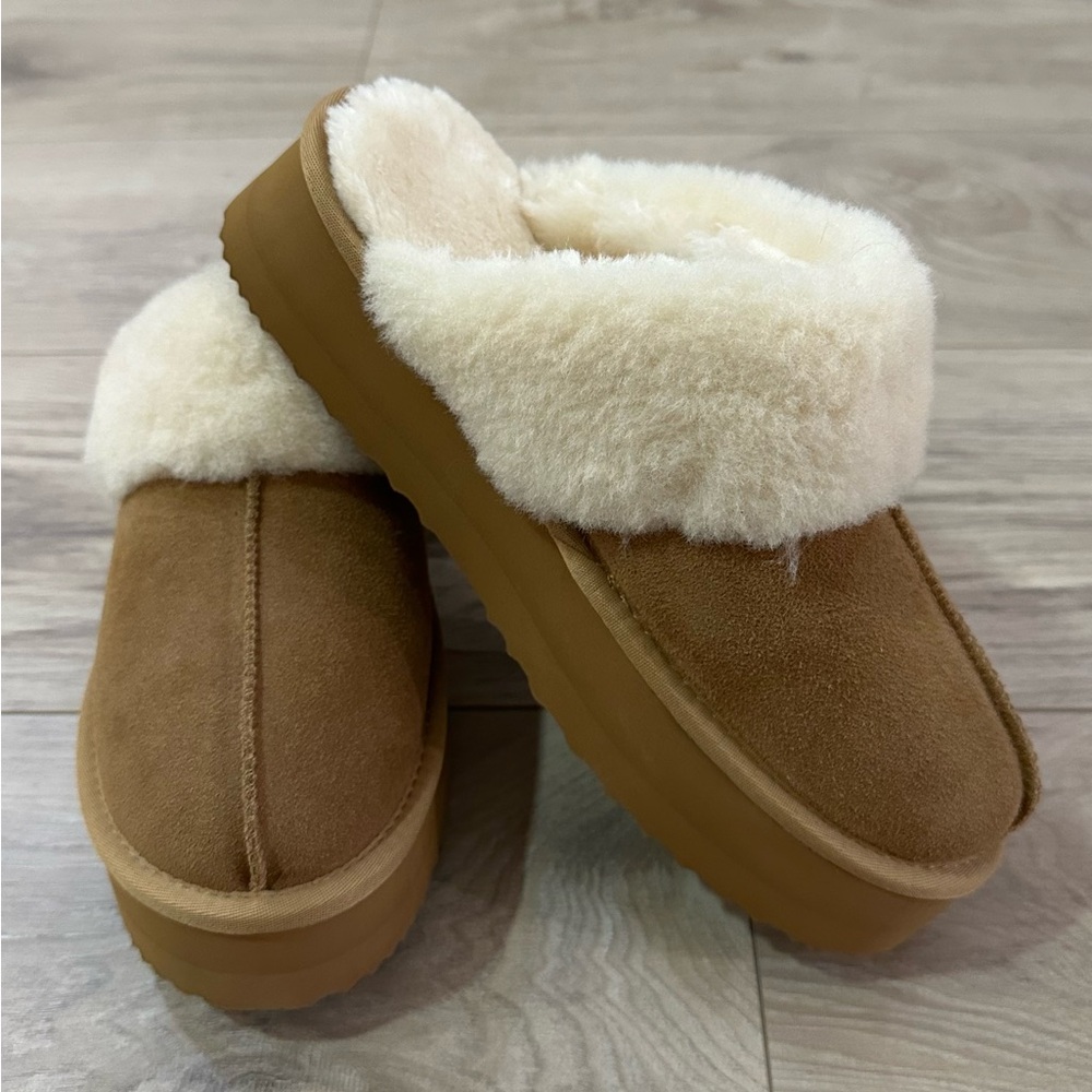 Dream Pairs Tan and Cream Women's Slippers